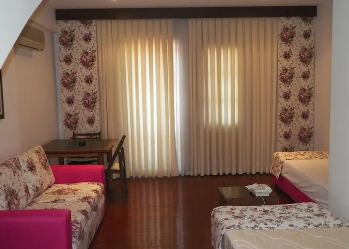 Hotel Club-E